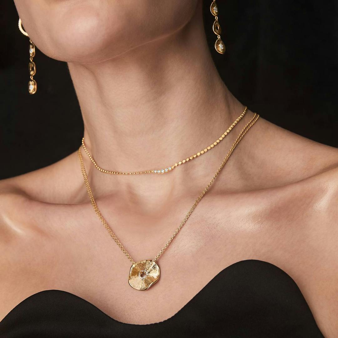 Allure-necklace-campaign-5