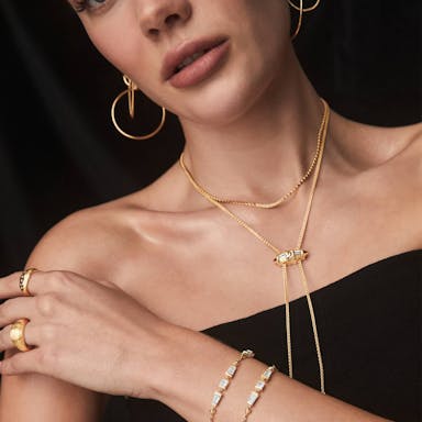 Venus-bracelet-necklace-campaign-9
